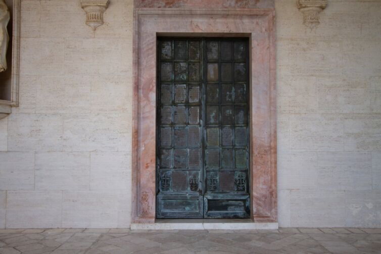abbazia montecassino porta bronzo